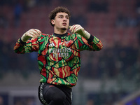 Tommy Setford of Arsenal warms up before the UEFA Champions League 2024/25 League Phase MD4 match between FC Internazionale Milano and Arsen...