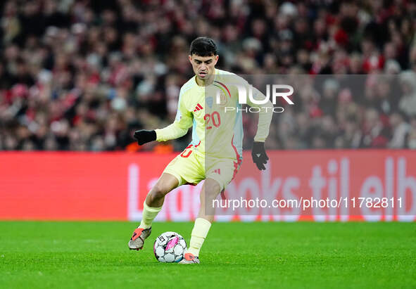 Pedri of Spain  controls the ball during the Nations League Round 5 match between Denmark against Spain at Parken, Copenhagen, Denmark on No...