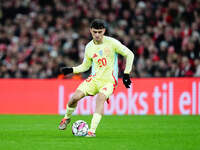 Pedri of Spain  controls the ball during the Nations League Round 5 match between Denmark against Spain at Parken, Copenhagen, Denmark on No...