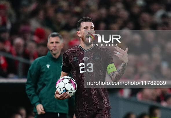 Pierre-Emile Hoejbjerg of Denmark  controls the ball during the Nations League Round 5 match between Denmark against Spain at Parken, Copenh...