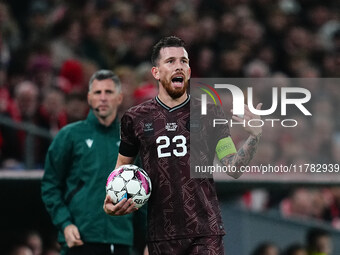 Pierre-Emile Hoejbjerg of Denmark  controls the ball during the Nations League Round 5 match between Denmark against Spain at Parken, Copenh...