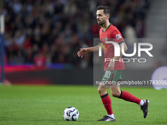 Bernardo Silva of Portugal is in action during the UEFA Nations League 2024/25 League A Group A1 match between Portugal and Poland at Estadi...