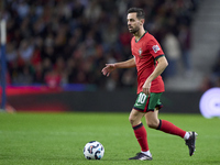 Bernardo Silva of Portugal is in action during the UEFA Nations League 2024/25 League A Group A1 match between Portugal and Poland at Estadi...