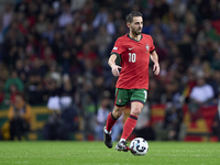 Bernardo Silva of Portugal is in action during the UEFA Nations League 2024/25 League A Group A1 match between Portugal and Poland at Estadi...