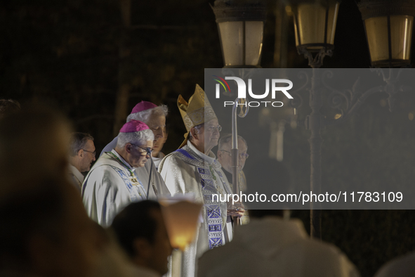 The procession of the Virgin Mary statue took place in Paris, France, on November 15, 2024. The return of the Virgin and Child starts with a...