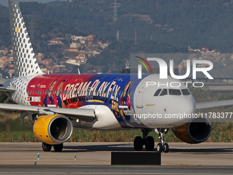 The FC Barcelona women's team launches the Vueling Airbus 320-214 to travel to Madrid with the new livery, featuring images of Aitana Bonmat...