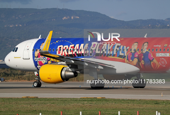 The FC Barcelona women's team launches the Vueling Airbus 320-214 to travel to Madrid with the new livery, featuring images of Aitana Bonmat...