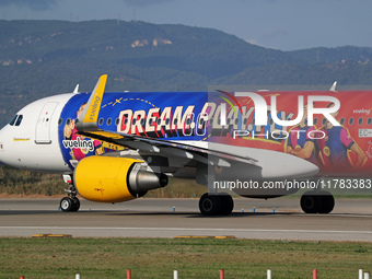 The FC Barcelona women's team launches the Vueling Airbus 320-214 to travel to Madrid with the new livery, featuring images of Aitana Bonmat...