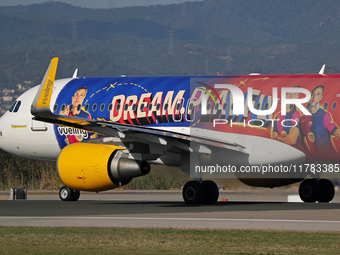 The FC Barcelona women's team launches the Vueling Airbus 320-214 to travel to Madrid with the new livery, featuring images of Aitana Bonmat...