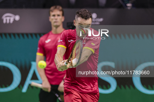 In Malaga, Spain, on November 16, 2024, Roberto Bautista of Spain plays backwards during a Spain training session in preparation for the Dav...