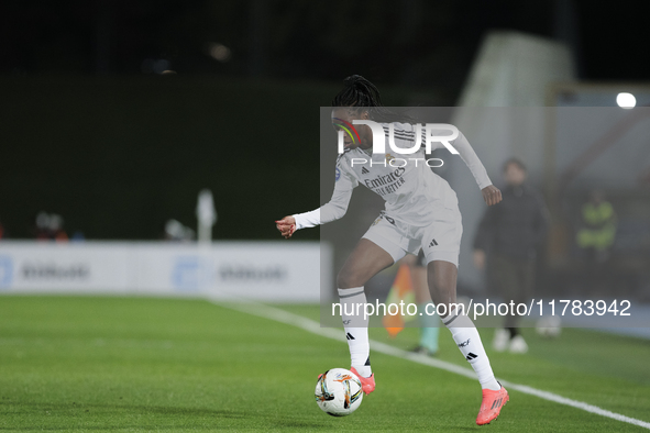 Naomie Feller of Real Madrid controls the ball during the LIGA F match between Real Madrid and FC Barcelona at Alfredo Di Stefano stadium in...