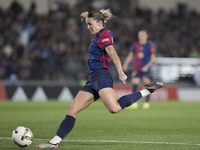 Mapi Leon of FC Barcelona attempts a shot during the LIGA F match between Real Madrid and FC Barcelona at Alfredo Di Stefano stadium in Madr...