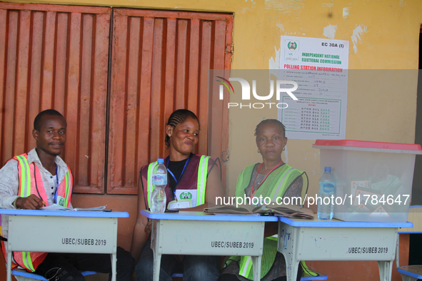 INEC officials sit at Ward 2, Unity 7 during the 2024 Governorship election for Ondo State in Ugbonla, Ilaje, Local Government Area, Ondo St...