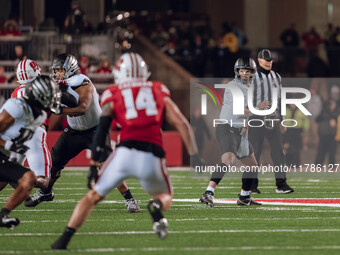 Oregon quarterback Dillon Gabriel #8 looks to pass downfield against the Wisconsin Badgers at Camp Randall Stadium in Madison, Wisconsin, on...