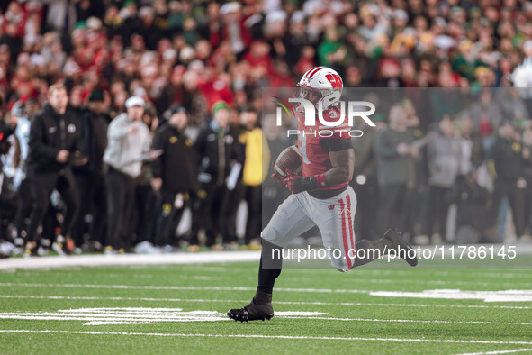 Wisconsin Badgers running back Tawee Walker #3 finds a seam on the edge against the Oregon Ducks at Camp Randall Stadium in Madison, Wiscons...