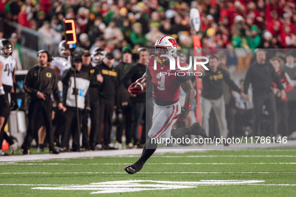 Wisconsin Badgers running back Tawee Walker #3 finds a seam on the edge against the Oregon Ducks at Camp Randall Stadium in Madison, Wiscons...