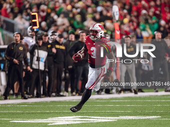 Wisconsin Badgers running back Tawee Walker #3 finds a seam on the edge against the Oregon Ducks at Camp Randall Stadium in Madison, Wiscons...