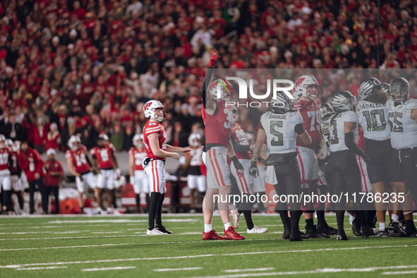 The Wisconsin Badgers play against the Oregon Ducks at Camp Randall Stadium in Madison, Wisconsin, on November 16, 2024. 