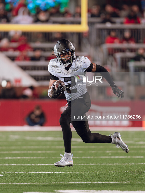 Oregon wide receiver Gary Bryant Jr. #2 runs the ball upfield after a catch against the Wisconsin Badgers at Camp Randall Stadium in Madison...