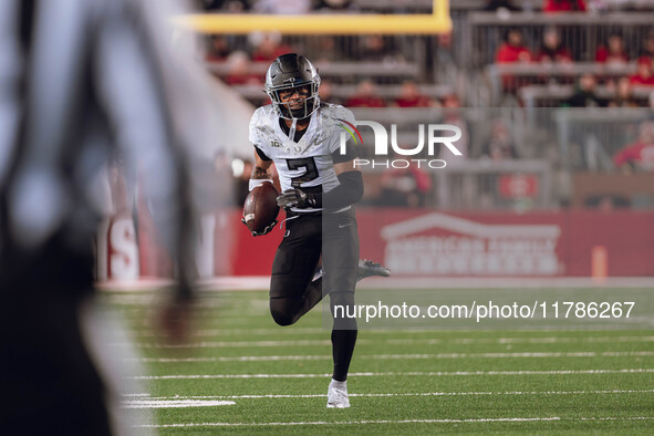 Oregon wide receiver Gary Bryant Jr. #2 runs the ball upfield after a catch against the Wisconsin Badgers at Camp Randall Stadium in Madison...