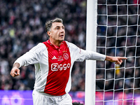 AFC Ajax Amsterdam legend Shota Arveladze celebrates the 1-0 goal during the match between Ajax Legends and Real Madrid Legends at the Johan...