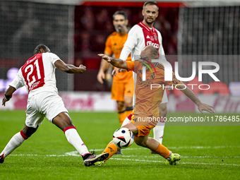 AFC Ajax Amsterdam legend Eyong Enoh and Real Madrid CF legend Pedro Munitis participate in the match between Ajax Legends and Real Madrid L...