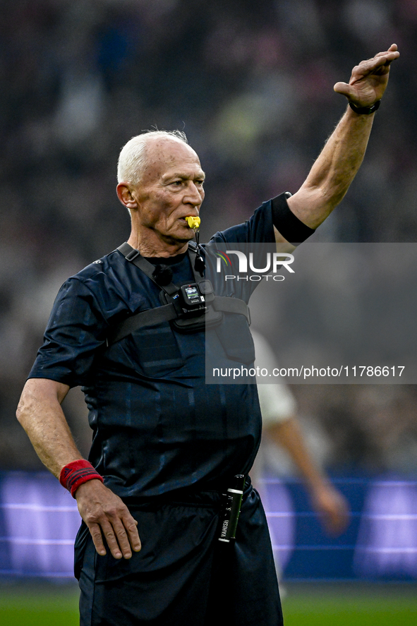 Referee Dick Jol officiates the match between Ajax Legends and Real Madrid Legends at the Johan Cruijff ArenA for the Dutch Eredivisie seaso...