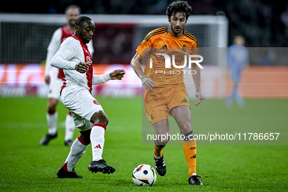 AFC Ajax Amsterdam legend Kiki Musampa and Real Madrid CF legend Esteban Granero participate in the match between Ajax Legends and Real Madr...