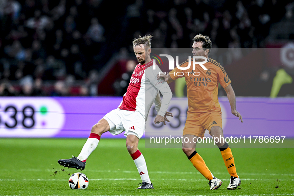 AFC Ajax Amsterdam legend Siem de Jong and Real Madrid CF legend Francisco Pavon participate in the match between Ajax Legends and Real Madr...