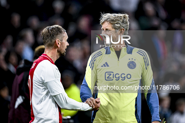 AFC Ajax Amsterdam legend player Siem de Jong and AFC Ajax Amsterdam legend goalkeeper Edwin van der Sar participate in the match between Aj...