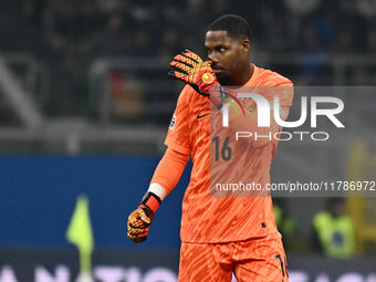 Mike Maignan (FRA) celebrates the goal of Adrien Rabiot (FRA) during the UEFA Nations League Matchday 6 match between Italy and France at th...