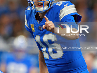 DETROIT,MICHIGAN-NOVEMBER17:  Quarterback Jared Goff (16) of the Detroit Lions calls a play during a game between the Detroit Lions and the...