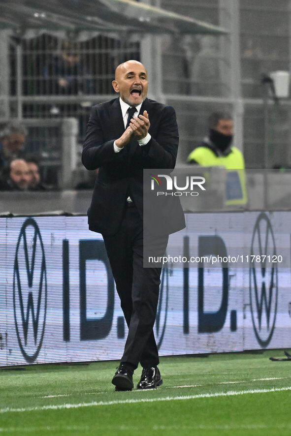 Luciano Spalletti coaches Italy during the UEFA Nations League Matchday 6 match between Italy and France at the San Siro Stadium in Milan, I...