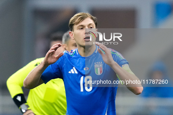 Nicolo' Barella of Italy looks dejected during the UEFA Nations League 2024/25 League A Group 2 match between Italy and France at Stadio Giu...