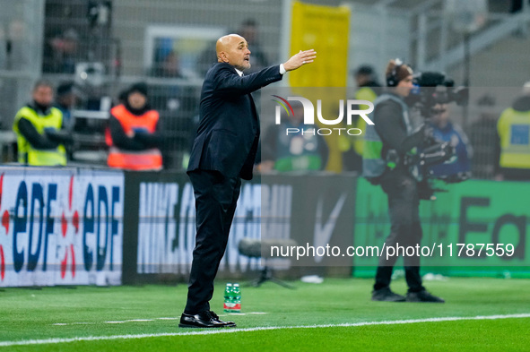 Luciano Spalletti head coach of Italy gestures during the UEFA Nations League 2024/25 League A Group 2 match between Italy and France at Sta...