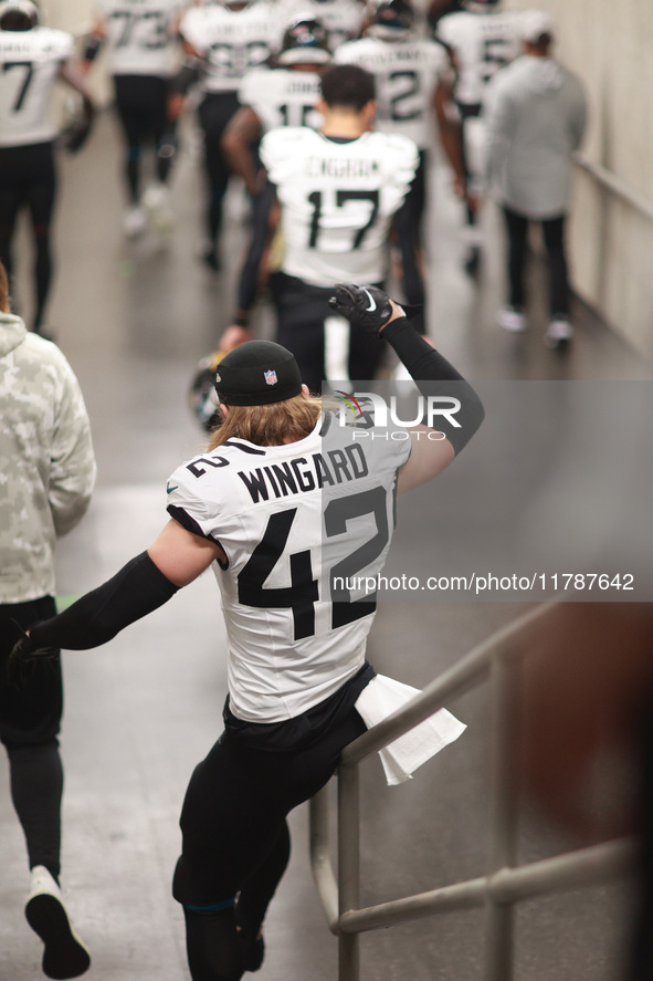 DETROIT,MICHIGAN-November 17: Jacksonville Jaguars players head to the field during an NFL football game between the Jacksonville Jaguars an...