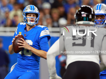 DETROIT,MICHIGAN-NOVEMBER17:  Quarterback Jared Goff (16) of the Detroit Lions looks to pass the ball during a game between the Detroit Lion...