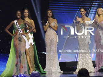 (L-R) Miss Nigeria Chidimma Adetshina, Miss Russia Valentina Alekseeva, Miss Chile Emilia Dides, Miss Thailand Opal Suchata Chuangsri, and M...