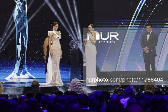 Miss Venezuela Ileana Marquez is interviewed by actor Mario Lopez during her participation in The 73rd Miss Universe Pageant Competition sho...