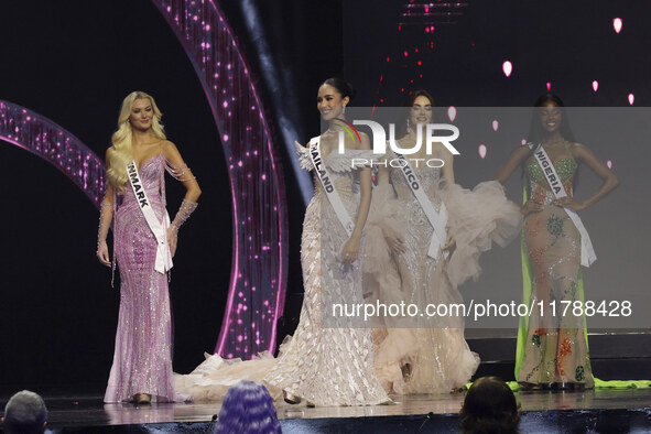 (L-R) Miss Denmark Victoria Kjaer Theilvi, Miss Thailand Opal Suchata Chuangsri, Miss Mexico Maria Fernanda Beltran, and Miss Nigeria Chidim...