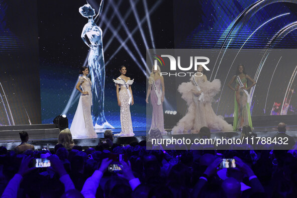 (Left to Right) Miss Venezuela Ileana Marquez, Miss Thailand Opal Suchata Chuangsri, Miss Denmark Victoria Kjaer Theilvi, Miss Mexico Maria...