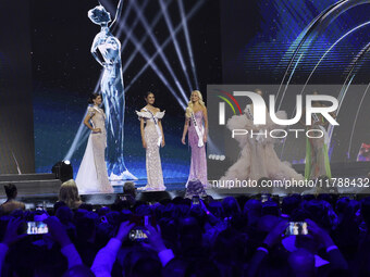 (Left to Right) Miss Venezuela Ileana Marquez, Miss Thailand Opal Suchata Chuangsri, Miss Denmark Victoria Kjaer Theilvi, Miss Mexico Maria...