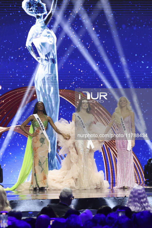 (L-R Miss Nigeria Chidimma Adetshina, Miss Mexico Maria Fernanda Beltran, and Miss Denmark Victoria Kjaer Theilvi participate in The 73rd Mi...