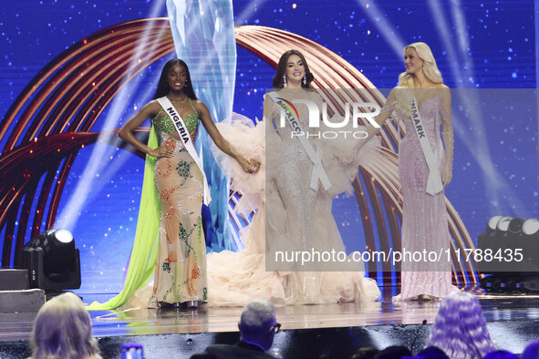 (L-R Miss Nigeria Chidimma Adetshina, Miss Mexico Maria Fernanda Beltran, and Miss Denmark Victoria Kjaer Theilvi participate in The 73rd Mi...