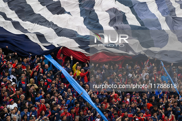 Fans of San Lorenzo show their support for their team before a Liga Profesional 2024 match between San Lorenzo and Racing Club at Stadium Pe...