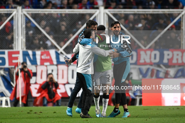 Gustavo Costas, coach of Racing Club, celebrates with his teammates after his team scores a goal during a Liga Profesional 2024 match betwee...