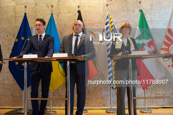 Hendrik Wust, the NRW state minister president, Serhiy Lysak, the governor of Dnipropetrovsk Oblast of Ukraine, and Henriette Reker, the may...