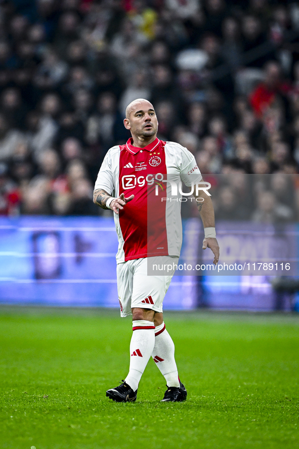 AFC Ajax Amsterdam legend Wesley Sneijder plays during the match between Ajax Legends and Real Madrid Legends at the Johan Cruijff ArenA in...