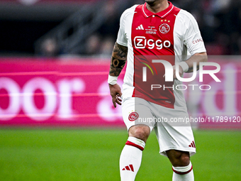 AFC Ajax Amsterdam legend Wesley Sneijder plays during the match between Ajax Legends and Real Madrid Legends at the Johan Cruijff ArenA in...