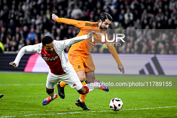 AFC Ajax Amsterdam legend Urby Emanuelson and Real Madrid CF legend Ruben de la Red participate in the match between Ajax Legends and Real M...